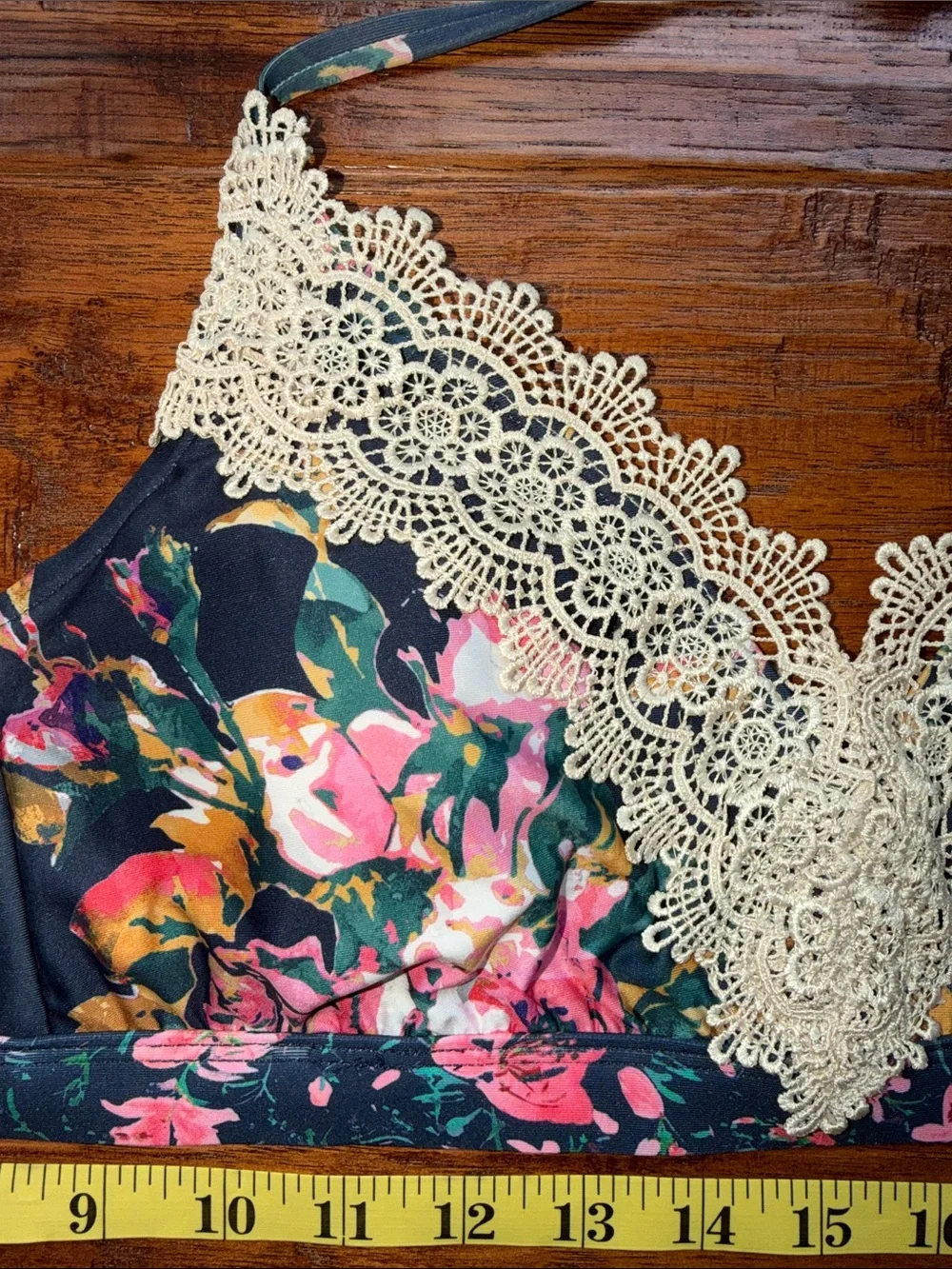 Allihop Floral Lace-Trim Bikini Top – Medium